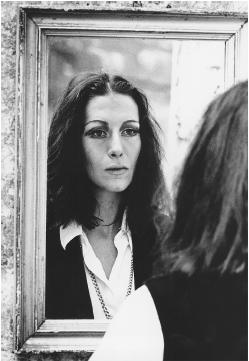 Elsa Peretti in 1969. © Colita/CORBIS.
