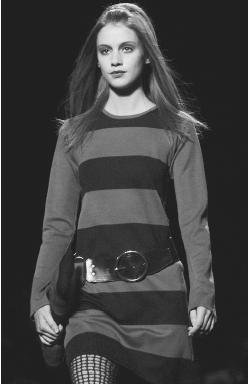Anna Sui, fall 2001 collection: wool knit dress. © AP/Wide World Photos.