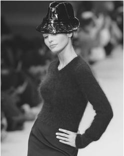 Chantal Thomass, fall/winter 1996-97 collection: angora sweater and crêpe skirt. © AP/Wide World Photos.
